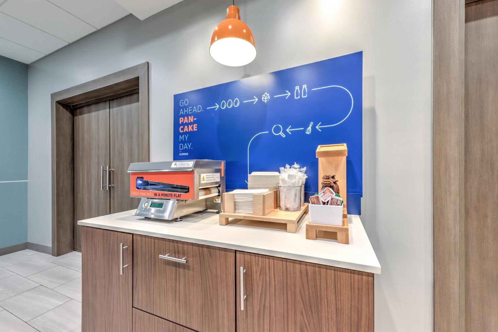 Holiday Inn Express & Suites Austin Airport East By Ihg 外观 照片
