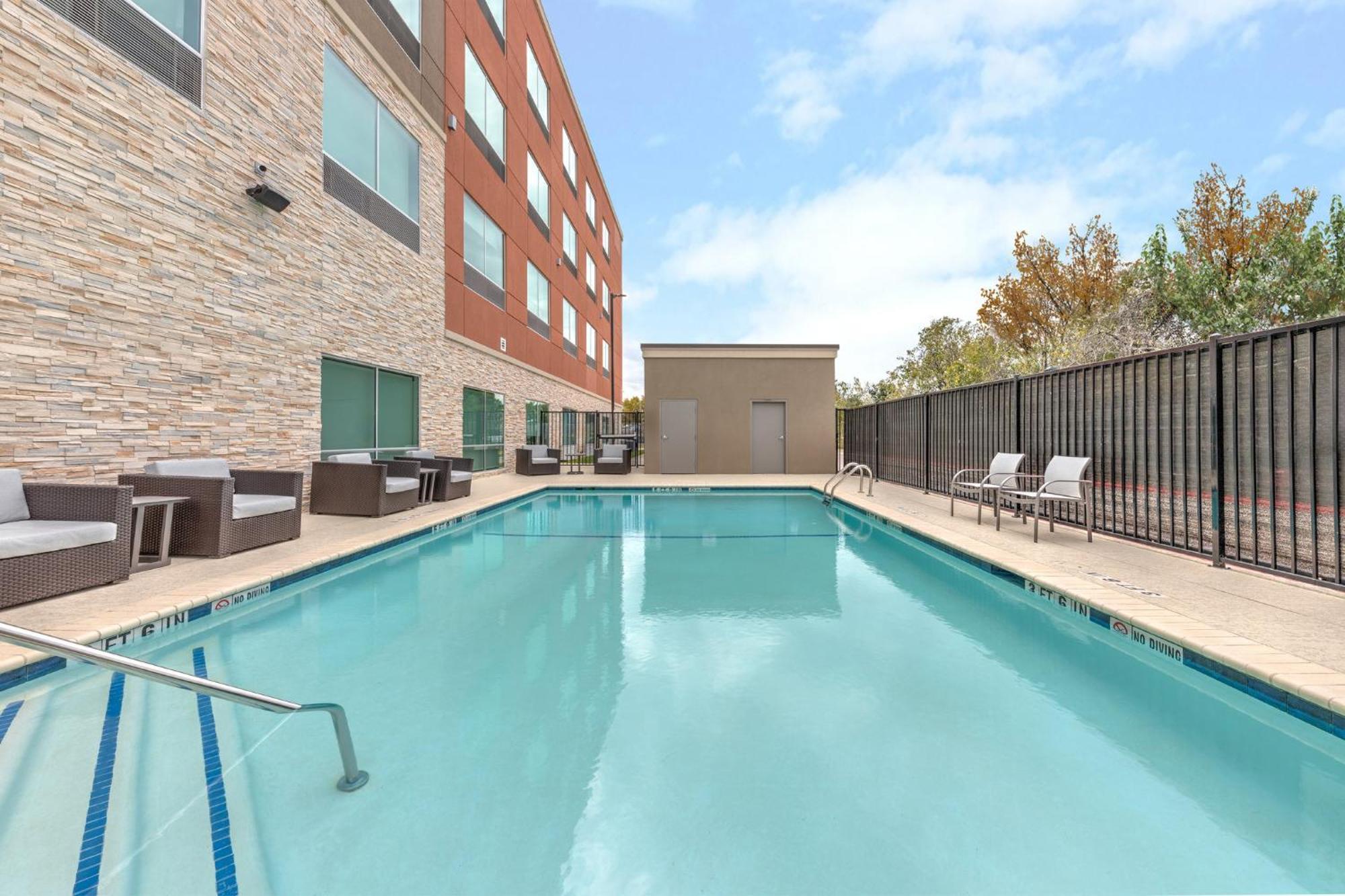 Holiday Inn Express & Suites Austin Airport East By Ihg 外观 照片