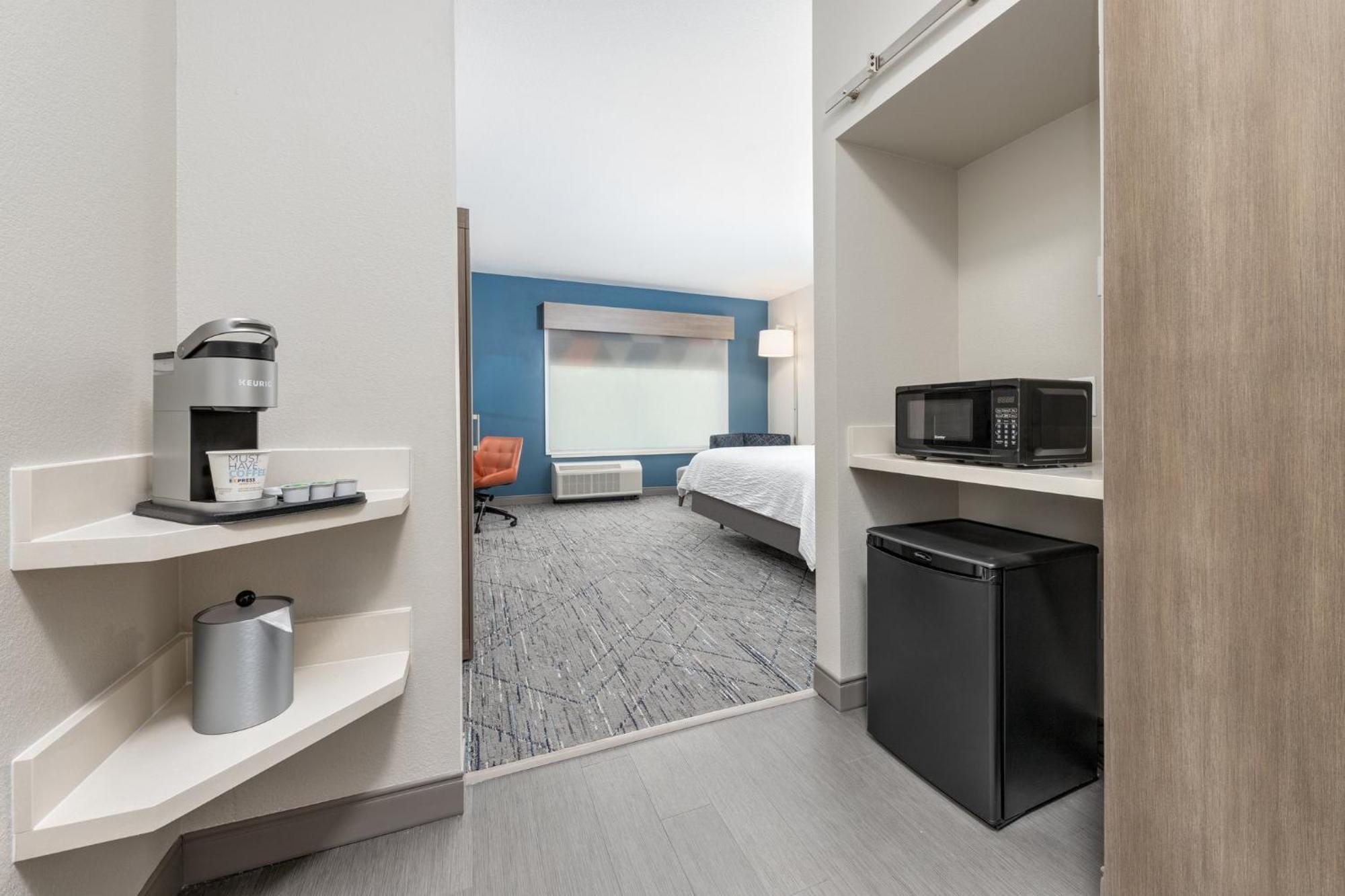Holiday Inn Express & Suites Austin Airport East By Ihg 外观 照片
